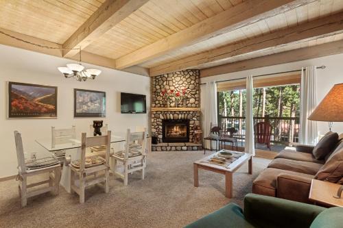 Warrior's Mark Apartment | Snowdrop 12 by Great Western Lodging
