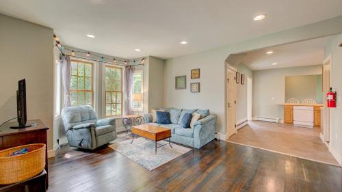 Lake City Apartment | Snowdrop Apartment - Just 10 Minutes to the Beach!