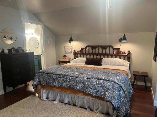Palmer Bed & Breakfast | Snowgoose Pond Bed & Breakfast