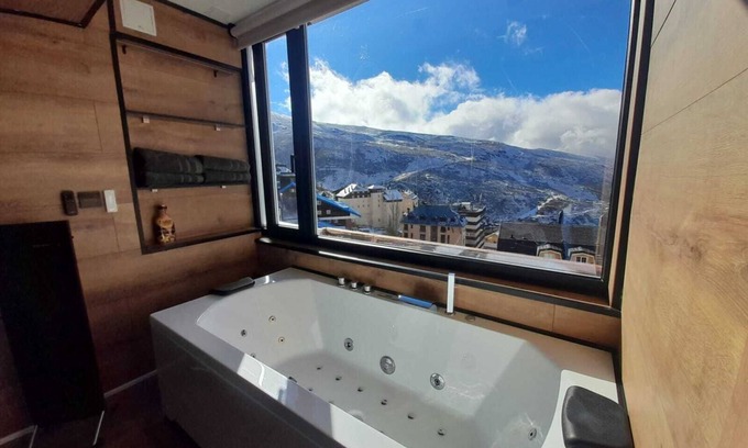Pradollano Apartment | SnowGranada Love Jacuzzi Monica House