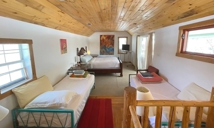 Arroyo Seco Cabin | SnowMansion Taos Adventure Lodge