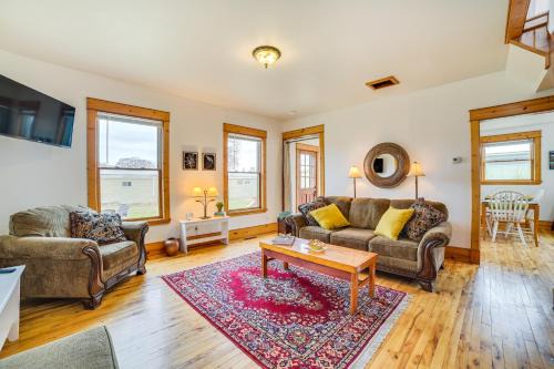 Mackinaw City House | Snowmobiling Hub! Mackinaw City Home 3 Mi to Beach