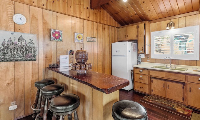 Whispering Forest Cabin | Snowridge