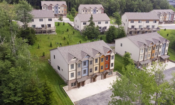 Snowshoe House | Snowshoe Creekside Villas - perfect location