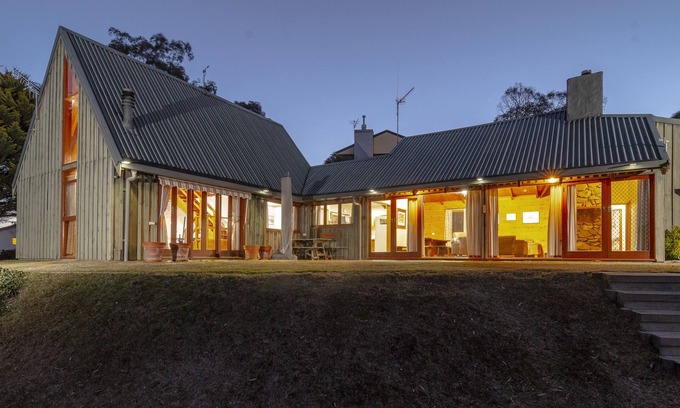 Old Adaminaby House | Snowy Mountains Fishing Lodge, Old Adaminaby