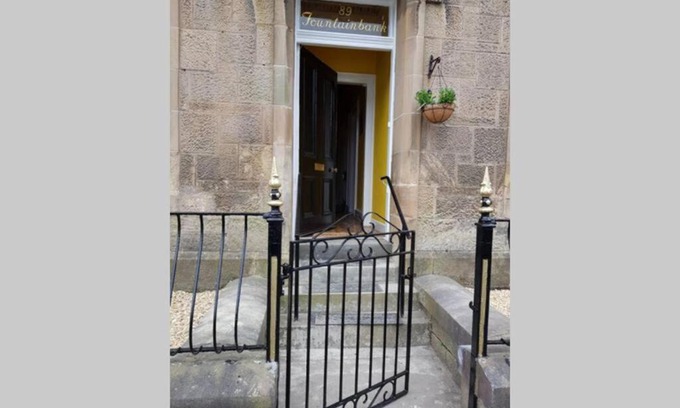 Helensburgh Apartment | Snug - Fountain Bank Apartment