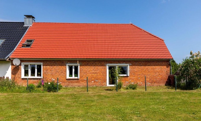 Divitz-Spoldershagen House | Snug Holiday Home in Divitz Spoldershagen near Skydiving