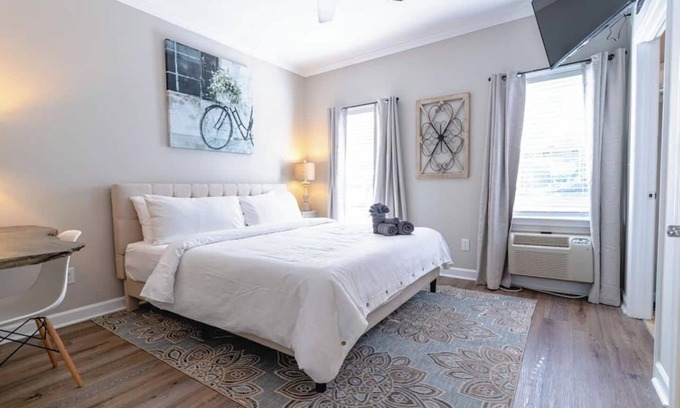 Montgomery Apartment | Snug Stay in Cottage Hill | Pet-Friendly 1BR Apt