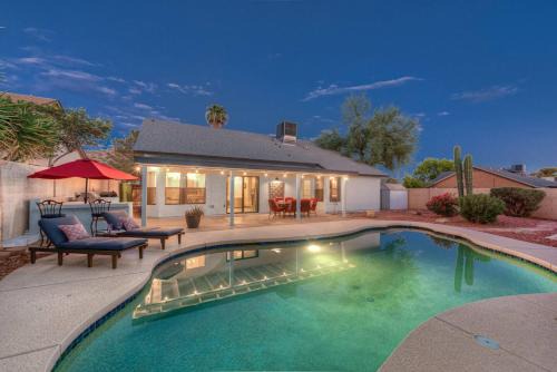 Eagle Hills House | Soak In Private Heated Pool In Stylish Open Plan H