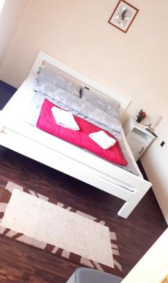 Kutina Apartment | Sobe i apartmani Lipa 12