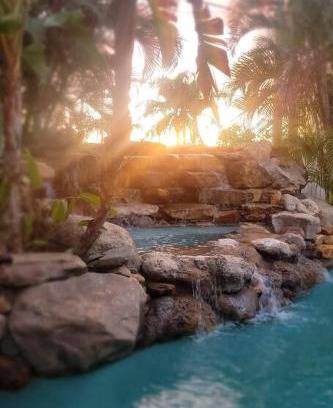 Edgewood Apartment | SODO Stay - Downtown Orlando with Waterfall & Pool