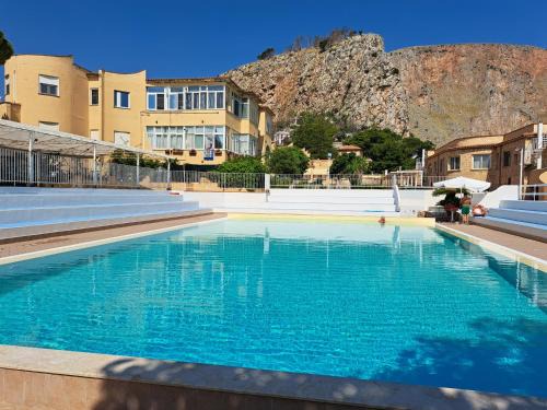 Mondello Apartment | Sofia’s Studio at Mondello