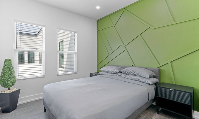 New Suburb Beautiful Apartment | SoHo/Hyde Park Luxury 1 BR Apt
