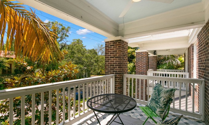 SoHo Apartment | Soho Siesta Stunning Soho Apt w Private Balcony