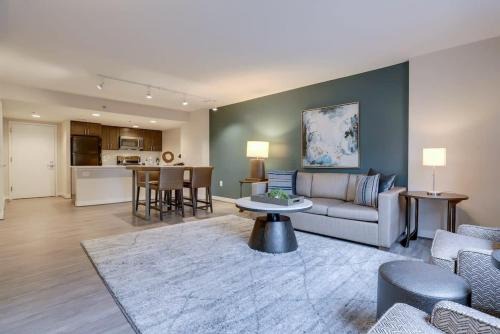 Court House Apartment | Sojourn Courtland Towers