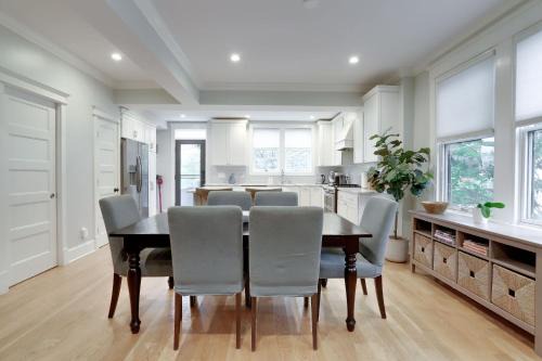 Southeast House | Sojourn's Capitol Hill Charmer Superb for Families