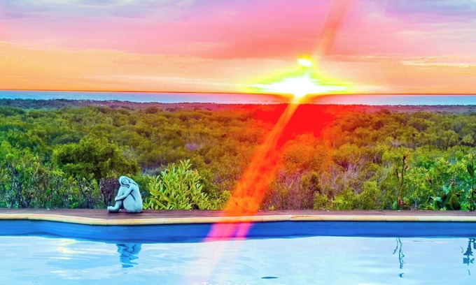 Broome Bed & Breakfast | Sol Retreat Waterbank
