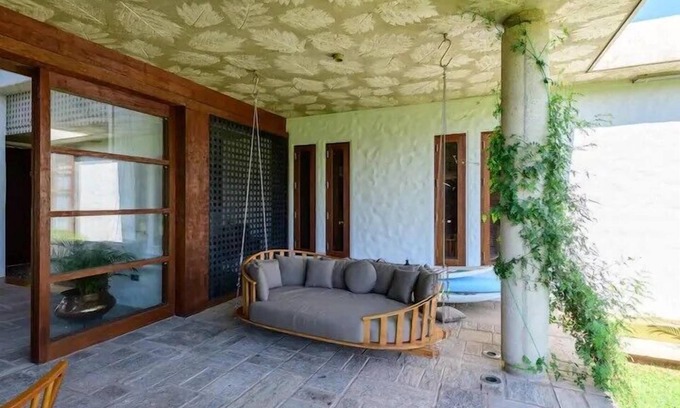 Ekala Villa | Solar Crab