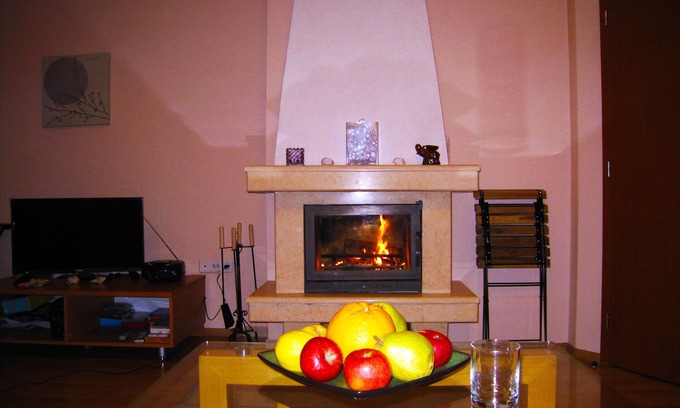 Shiligarnika Condo | Solar nest with fireplace, terrace and panoramic view, 700 m from ski lift