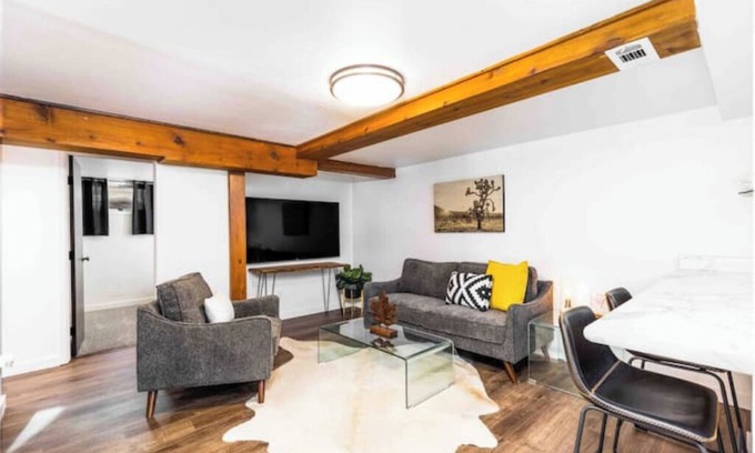 Rimrock House | Solar Powered, 2 Bed 1 Bath Princeton Suite