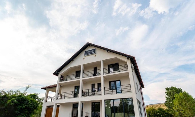 Ramnicu Valcea House | Sole Boutique