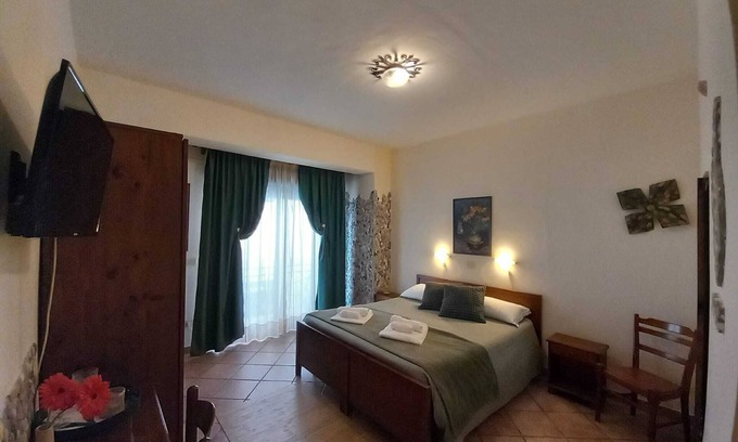 Villagonia Apartment | Sole Mare Giardini Naxos Double Room 'With Internal Balcony' with Balcony, Wi-Fi and Air Conditioning
