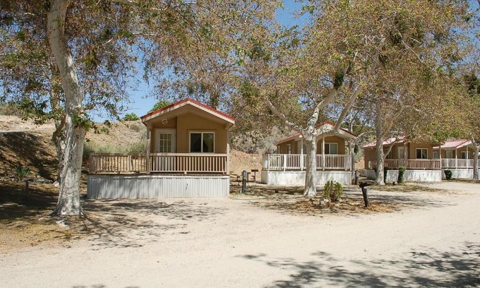 Acton Resort | Soledad Canyon Deluxe Cabin 23