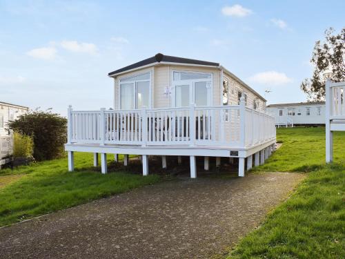 Cowes House | Solent Village 13-Uk44072