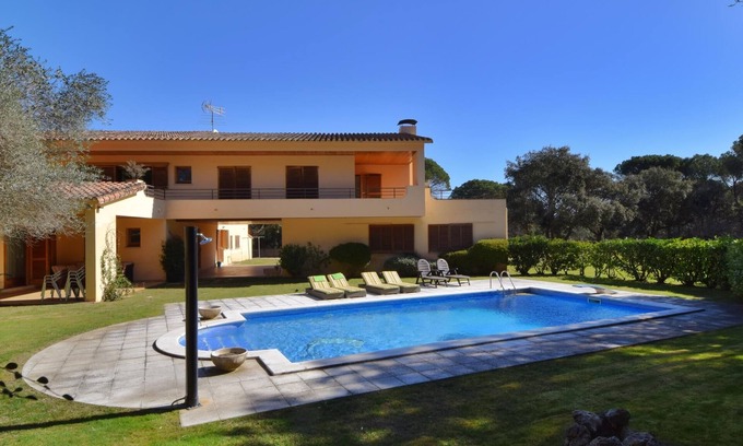 Santa Maria de Solius Villa | Solius CostaBravaSi - Pool, BBQ, terrace, wifi