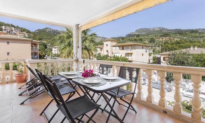 Puerto de Soller Apartment | Solivera. Ideal apartment in Puerto de Sóller a few meters from the beach.