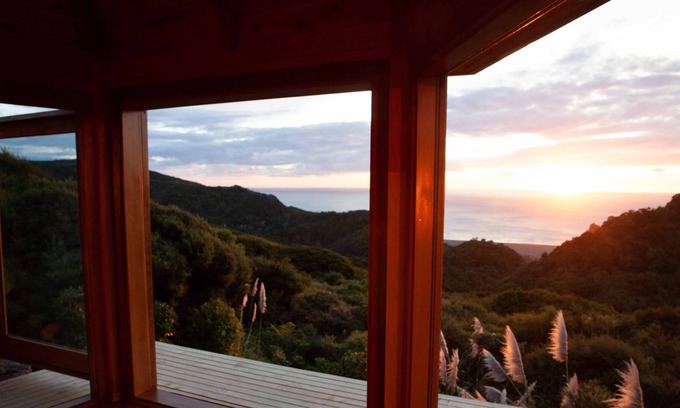 Karekare Cabin | Solo Meditation Retreat Cabin