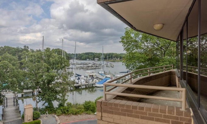Solomons Hotel | Solomons Inn Resort & Marina