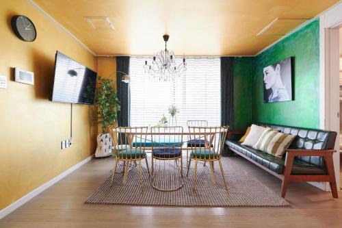 Yeonnam-dong Apartment | Soluna House
