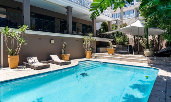 Camps Bay House | Something Special Villa in glitzy Camps Bay