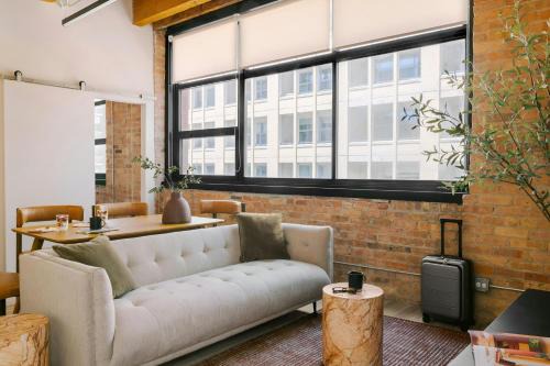 West Loop Gate Apartment | Sonder by Marriott Bonvoy The Burnham Apartments Loop