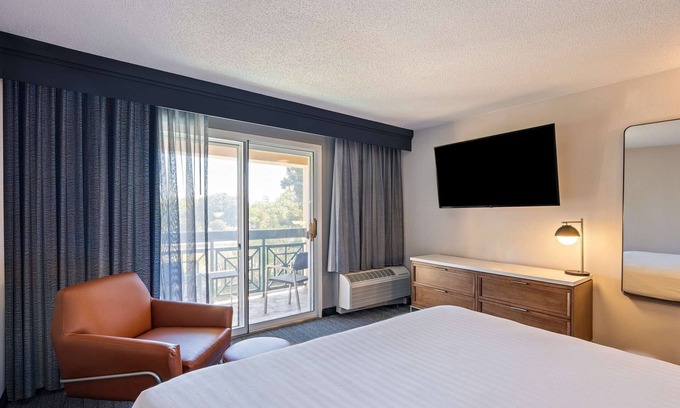 Pleasant Hill Hotel | Sonesta Select Pleasant Hill