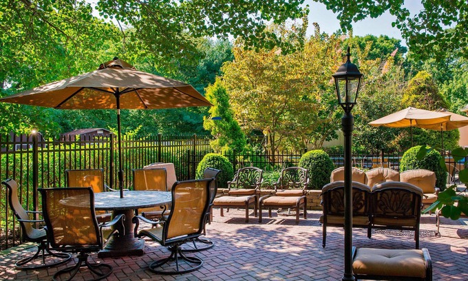 Tinton Falls Hotel | Sonesta Select Tinton Falls Eatontown