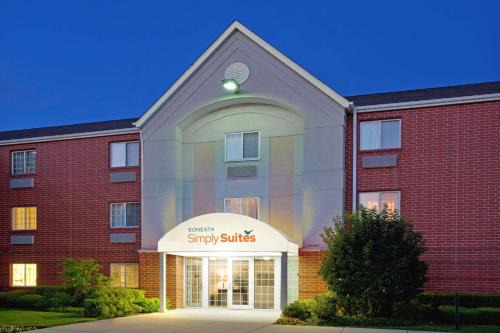 Warrenville Hotel | Sonesta Simply Suites Chicago Naperville