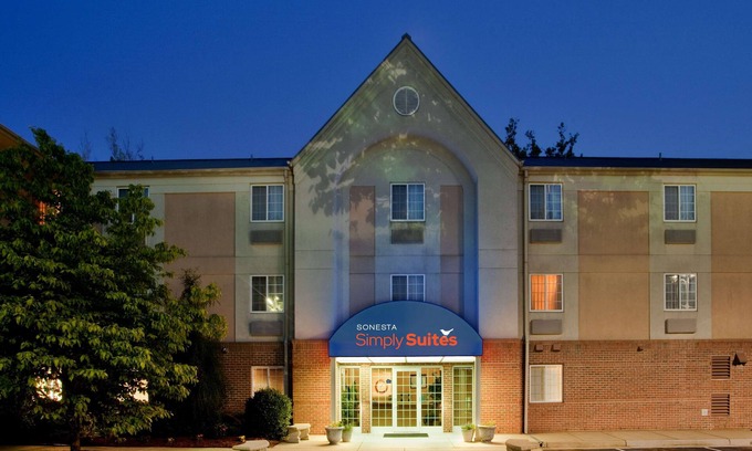 Newport News Hotel | Sonesta Simply Suites Hampton
