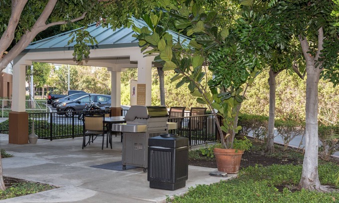 Irvine Hotel | Sonesta Simply Suites Irvine Spectrum