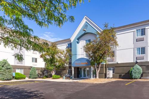 Earth City Hotel | Sonesta Simply Suites St Louis Earth City