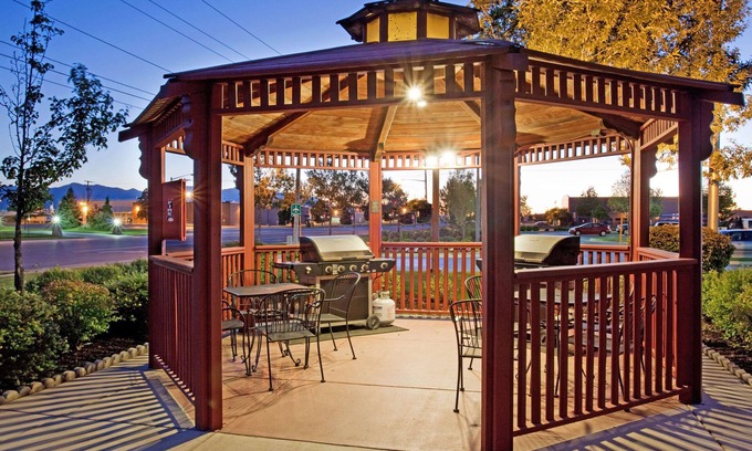 Salt Lake City Hotel | Sonesta Simply Suites Salt Lake City Airport