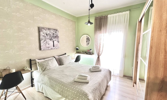 Thessaloniki Apartment | Sonia's central cosy apartment,explore city on foot .License:ΑΜΑ 00000237380