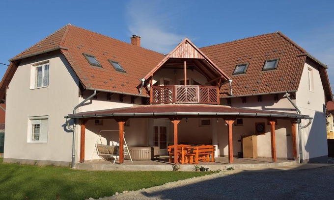 Bogacs House | Sonia Vendégház