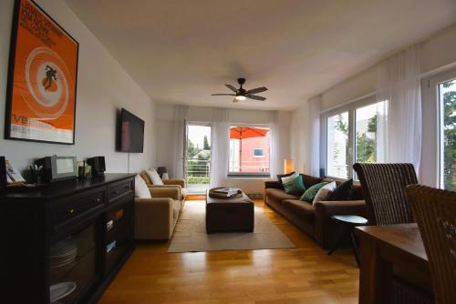 Eriskirch Apartment | Sonnige 4 Zimmer Ferienwohnung nähe See bis zu 6 Personen