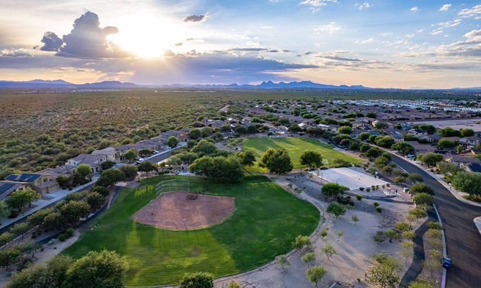 Tucson House | Sonoran serenity stay.