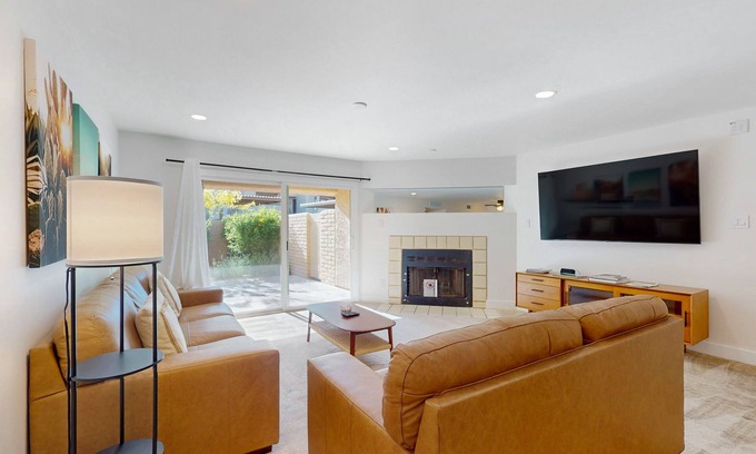 South Scottsdale Condo | Sonoran Starlight condo with large backyard, pool and jacuzzi