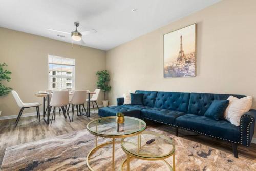 Melbourne Apartment | Sophisticated 3BD/2BA Retreat: Pool, Gym, Laundry