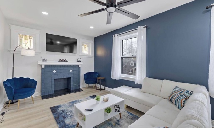 St. Louis Apartment | Sophisticated Chill