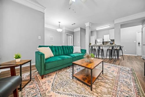 Fossil Creek Apartment | Sophisticated Stay 2BR 2BA Pool